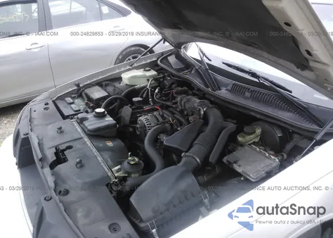 2005 Lincoln Town Car Signature z USA, uszkodzony, nr VIN 1LNHM81W65Y667135